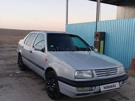 Volkswagen Vento 1993 года за 1 450 000 тг. в Шолаккорган – фото 2