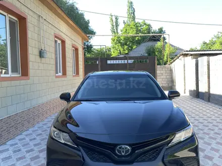 Toyota Camry 2020 года за 11 800 000 тг. в Шымкент