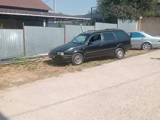 Volkswagen Passat, 1993