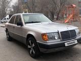 Mercedes-Benz E 200 1991 года за 1 450 000 тг. в Караганда – фото 4