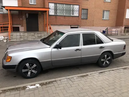 Mercedes-Benz E 200 1991 года за 1 450 000 тг. в Караганда