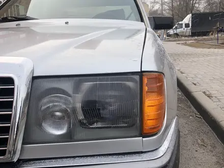 Mercedes-Benz E 200 1991 года за 1 450 000 тг. в Караганда – фото 9