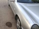 Mercedes-Benz E 320 1996 годаfor2 300 000 тг. в Арысь – фото 2