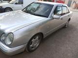 Mercedes-Benz E 320 1996 годаfor2 300 000 тг. в Арысь