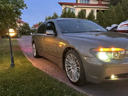 BMW 745 2004 года за 5 100 000 тг. в Алматы – фото 41