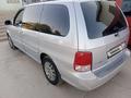 Kia Carnival 2002 года за 2 500 000 тг. в Абай (Келесский р-н) – фото 2