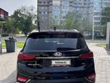 Hyundai Santa Fe 2018 года за 8 800 000 тг. в Усть-Каменогорск