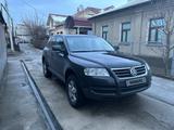 Volkswagen Touareg 2006 годаүшін6 900 000 тг. в Шымкент – фото 3