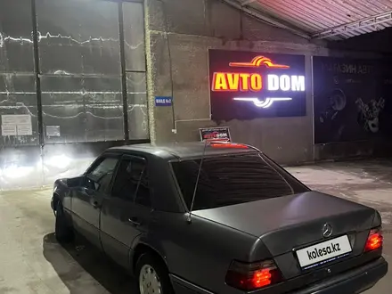 Mercedes-Benz E 200 1994 года за 2 300 000 тг. в Тараз – фото 9