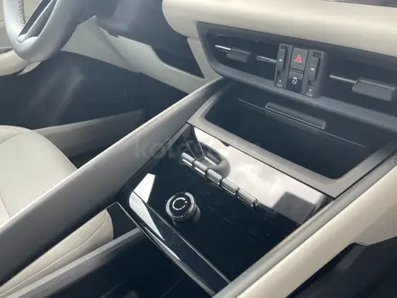 Porsche Macan 2025 года за 56 000 000 тг. в Алматы – фото 27