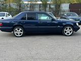 Mercedes-Benz E 200 1995 годаүшін2 500 000 тг. в Рудный – фото 5