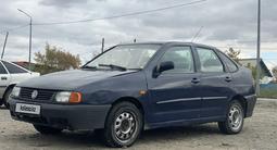 Volkswagen Polo 1997 годаfor600 000 тг. в Семей