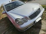 Mercedes-Benz C 200 2004 года за 2 400 000 тг. в Караганда
