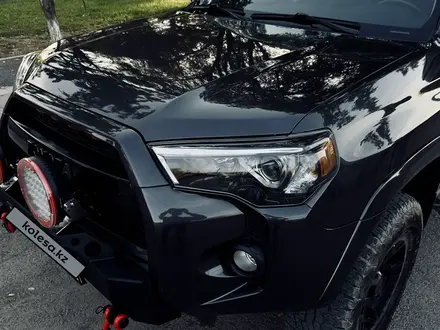 Toyota 4Runner 2018 года за 22 000 000 тг. в Алматы – фото 3