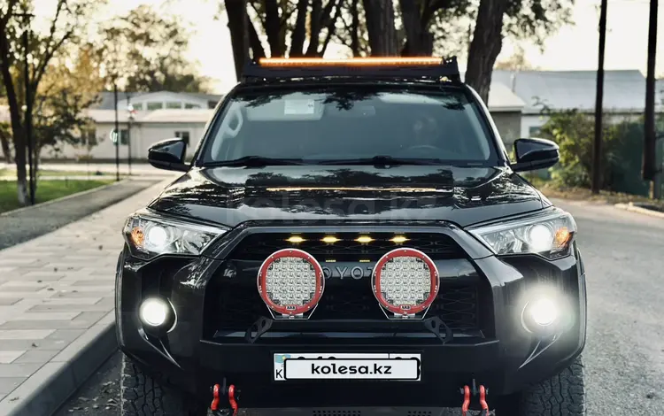 Toyota 4Runner 2018 года за 22 000 000 тг. в Алматы