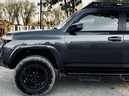 Toyota 4Runner 2018 года за 22 000 000 тг. в Алматы – фото 5
