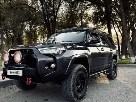 Toyota 4Runner 2018 года за 22 000 000 тг. в Алматы – фото 2