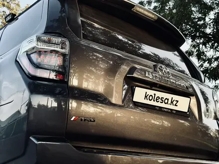 Toyota 4Runner 2018 года за 22 000 000 тг. в Алматы – фото 8