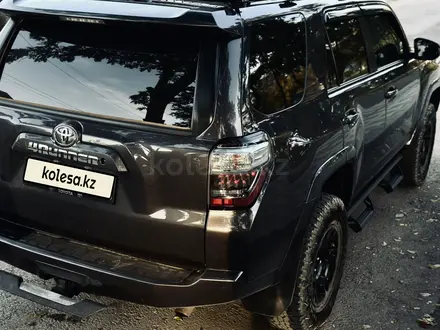 Toyota 4Runner 2018 года за 22 000 000 тг. в Алматы – фото 6