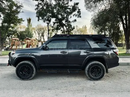 Toyota 4Runner 2018 года за 22 000 000 тг. в Алматы – фото 9