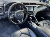 Toyota Camry 2019 годаfor9 700 000 тг. в Актобе – фото 4