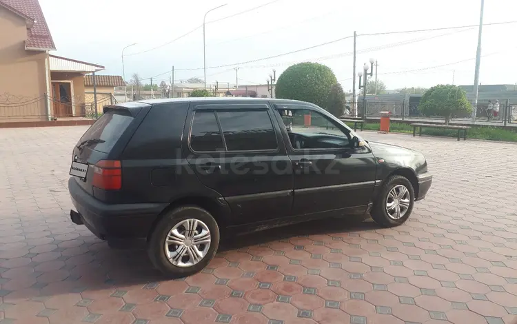 Volkswagen Golf 1995 года за 1 350 000 тг. в Алматы