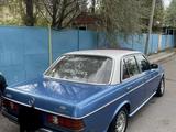 Mercedes-Benz E 200 1983 года за 4 000 000 тг. в Алматы – фото 4