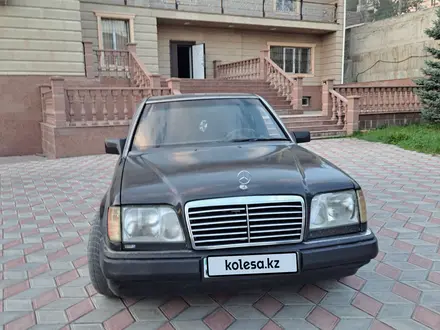 Mercedes-Benz E 320 1995 года за 1 900 000 тг. в Алматы