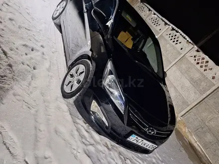 Hyundai Accent 2015 года за 7 000 000 тг. в Тараз – фото 2