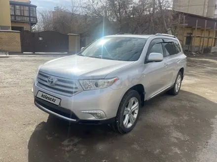 Toyota Highlander 2012 года за 13 500 000 тг. в Семей