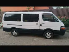 Toyota HiAce, 2001