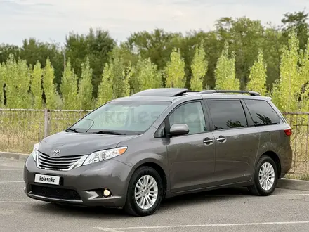 Toyota Sienna 2017 года за 15 800 000 тг. в Шымкент