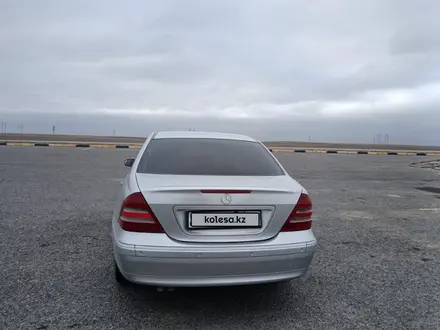 Mercedes-Benz C 320 2002 годаүшін3 400 000 тг. в Актау – фото 3