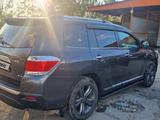 Toyota Highlander 2012 годаүшін11 000 000 тг. в Семей – фото 2