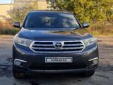 Toyota Highlander 2012 годаүшін11 000 000 тг. в Семей