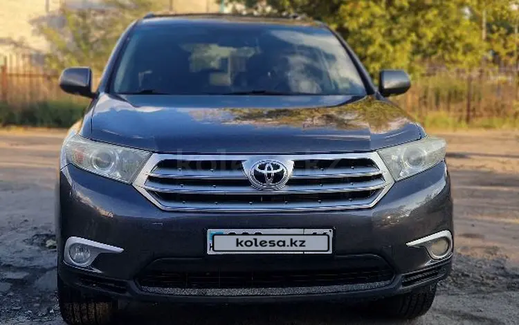 Toyota Highlander 2012 года за 11 000 000 тг. в Семей