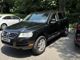 Volkswagen Touareg 2004 года за 5 900 000 тг. в Алматы
