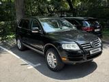 Volkswagen Touareg 2004 года за 5 900 000 тг. в Алматы – фото 2