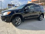 Toyota RAV4 2010 года за 7 000 000 тг. в Атырау – фото 2