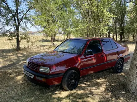 Volkswagen Vento 1993 года за 1 550 000 тг. в Тараз – фото 4