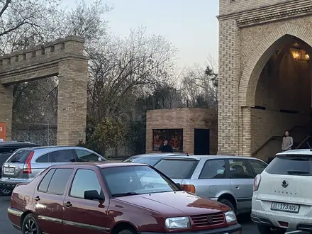 Volkswagen Vento 1993 года за 1 550 000 тг. в Тараз