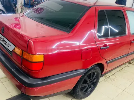 Volkswagen Vento 1993 года за 1 300 000 тг. в Тараз – фото 26