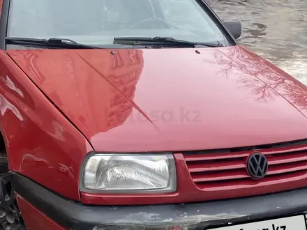 Volkswagen Vento 1993 года за 1 300 000 тг. в Тараз – фото 2