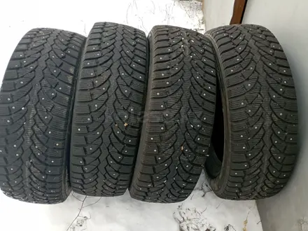 Шины Pirelli за 115 000 тг. в Усть-Каменогорск