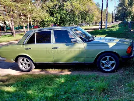 Mercedes-Benz E 200 1982 года за 1 200 000 тг. в Павлодар – фото 7