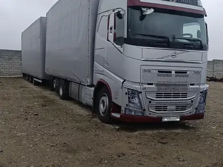 Volvo  FH 2018 года за 51 000 000 тг. в Алматы