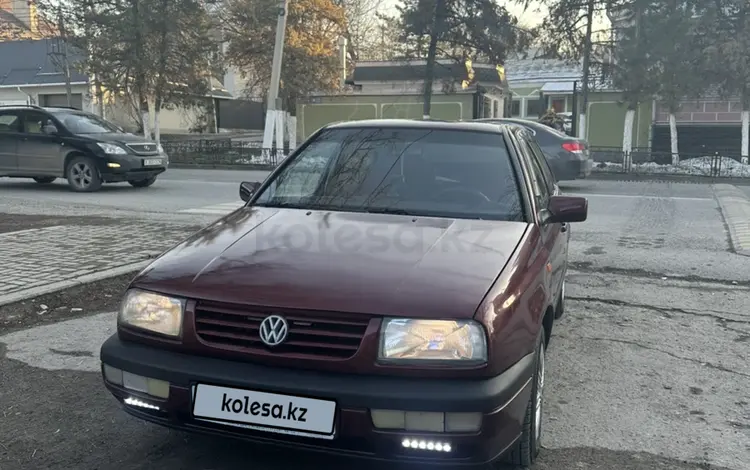 Volkswagen Vento 1992 годаfor1 600 000 тг. в Шымкент