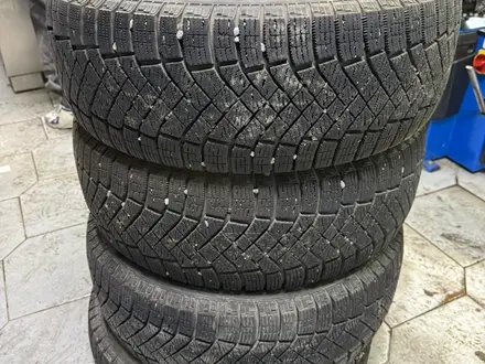 Шины Pirelli 205/55/R16 за 95 000 тг. в Атырау