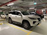 Toyota Fortuner 2022 года за 19 200 000 тг. в Астана – фото 2