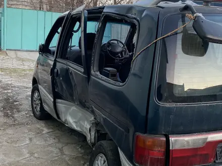 Nissan Serena 1997 года за 900 000 тг. в Тараз